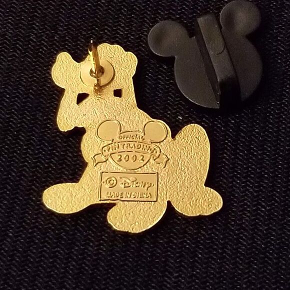 Disney Dogs Pluto Pin Cute Mini Blue Collar Sitting 2002 Happy Smile Dog Vintage - Picture 10 of 11